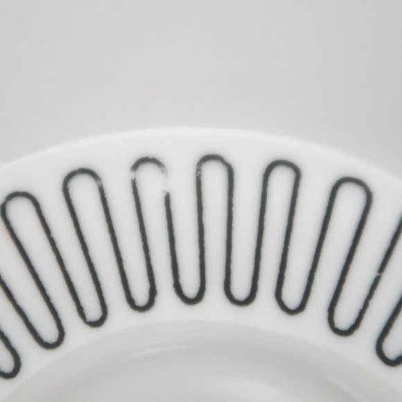 vtg SCHMID BROTHERS Denmark demitasse 4 cups & 7 saucers squiggle print - Picture 8 of 8